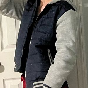 coat with sweatshirt-like sleeves, washable